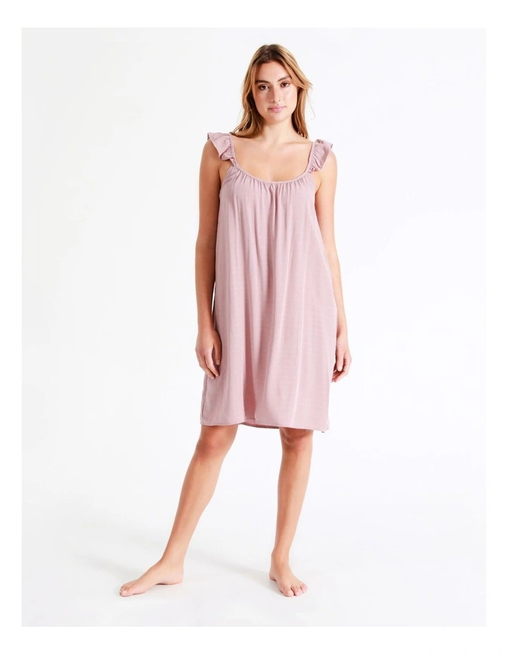 Brand new ๐ฅฐ Chloe & Lola Frill Shoulder Chemise In Pink ๐ 3 Brand new ๐ฅฐ Chloe & Lola Frill Shoulder Chemise In Pink ๐