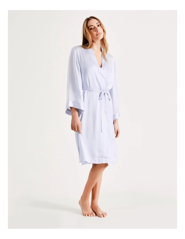 Brand new โ๏ธ Chloe & Lola ๐จ Hammered Satin Robe In Blue ๐ 3 Brand new โ๏ธ Chloe & Lola ๐จ Hammered Satin Robe In Blue ๐